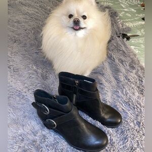 NEW Without Box never worn Sorel Joan of Arctic II wedge buckle bootie in black